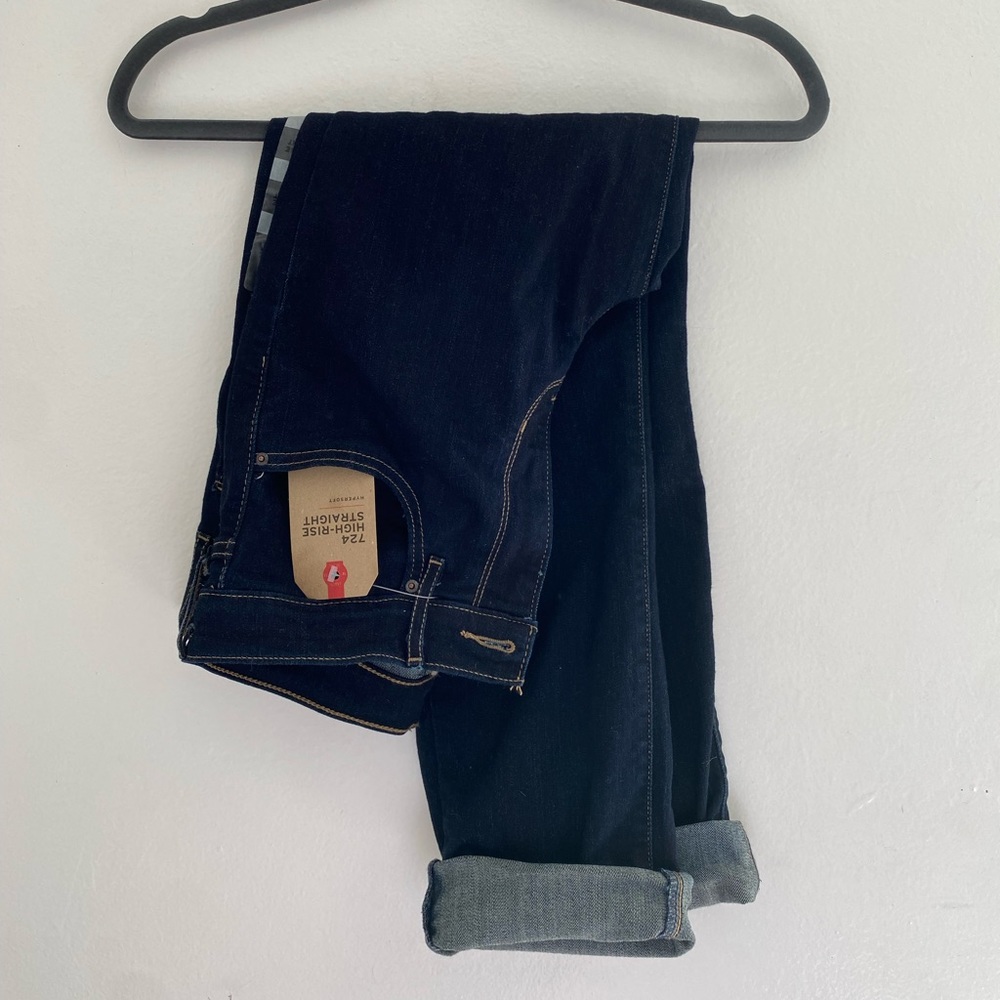 NWT Dark Wash Levi’s- Size 30 x 30